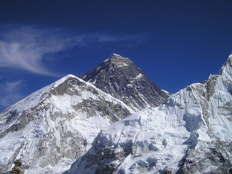 Los humanos que escalan el Everest están dejando microbios congelados