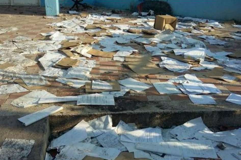 Así quedaron las calles de Simití luego de los disturbios que se presentaron luego de conocer el ganador de las elecciones para la alcaldía. / Foto tomada del diario El Universal.