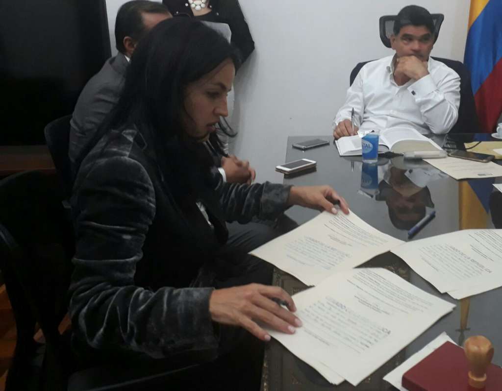 La senadora liberal Sofía Gaviria en la radicación del acto legislativo. / Archivo particular