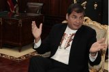 Correa anuncia acciones contra banqueros que no vendieron medios