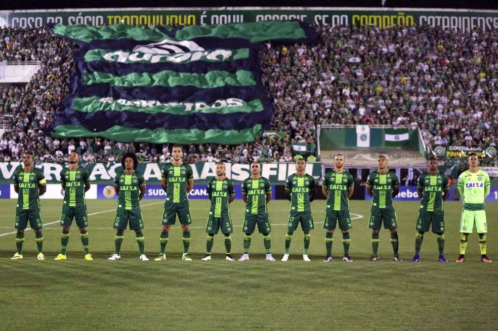 Chapecoense debía disputar la ida de la final de la Copa Sudamericana contra Atlético Nacional. Como homenaje póstumo, fue declarado campeón.