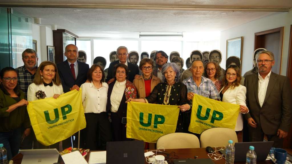 Reunión de víctimas miembro de la UP, en la Corporación Reiniciar.
