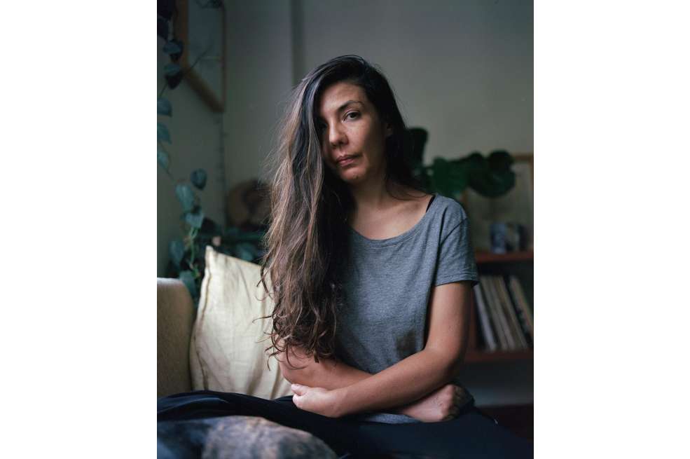 Laura Mora afirmó en una entrevista para El Espectador que “le interesan los movimientos en los que el ser humano ha querido no solo salvarse a sí mismo, sino luchar de manera solidaria y colectiva por un mundo donde todos quepamos”.