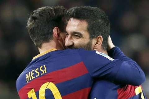 Arda Turan y Aleix Vidal debutaron con Barcelona en triunfo por la Copa del Rey