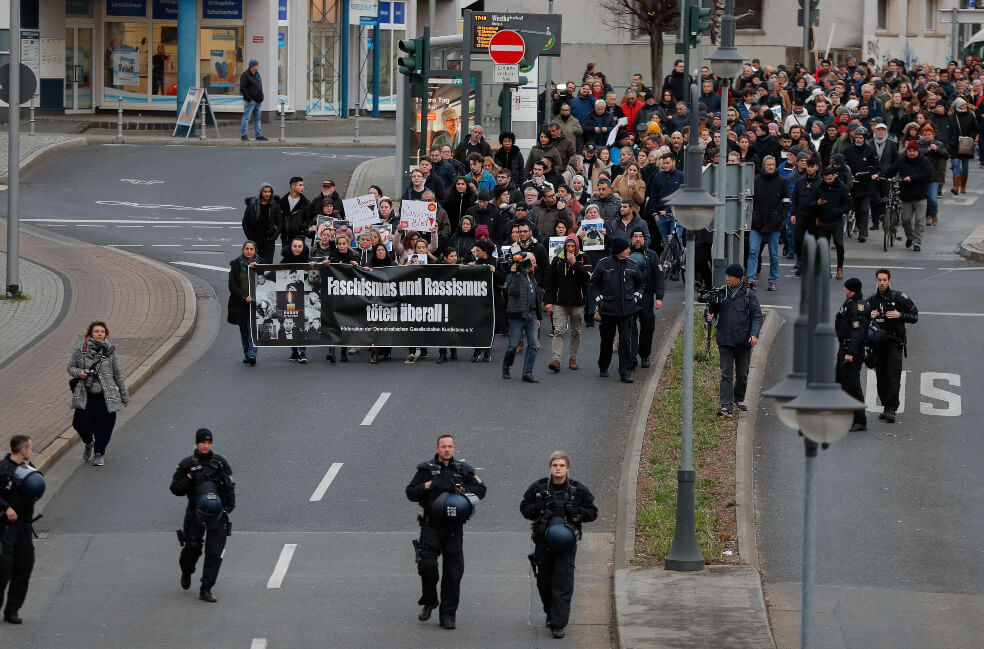 Marchas en Hanau, luego del doble ataque racista que dejó diez muertos. / AFP