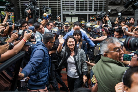 Miles de peruanos marchan contra indulto a Alberto Fujimori