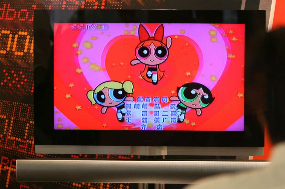 La cantidad de tiempo que los espectadores más pequeños pasaron viendo televisión convencional cayó un 30 % entre 2010 y 2017. / Bloomberg.
