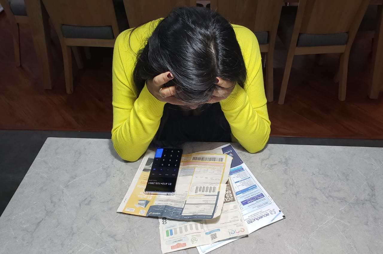 En medio de la cuarentena se han conocido casos de colombianos que dicen no contar con el dinero para pagar sus facturas de servicios públicos. / El Espectador