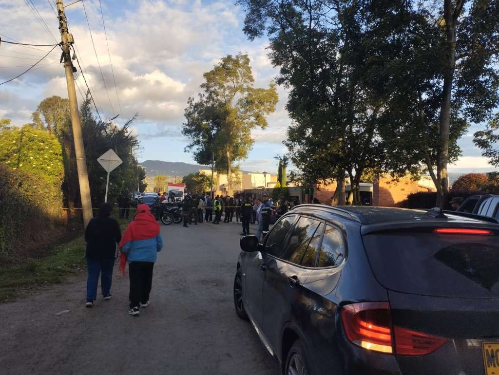 En la tarde del viernes, personal del CTI se trasladó hasta el sitio la Fragua, en Cajicá, dónde encontraron el cuerpo de Valeria Afanador. /Cortesía Juan Carlos Muñoz, director Chía 24 horas