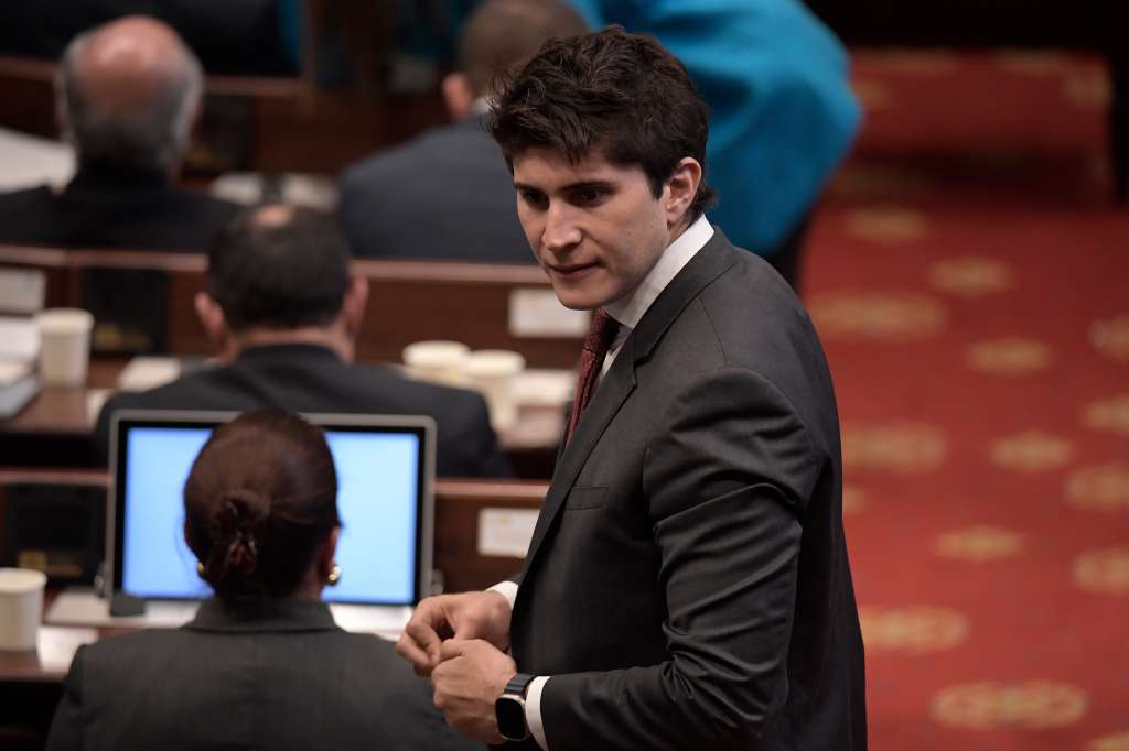 Miembro de la Cámara de Representantes de Colombia, durante la elección de Carlos Hernán Rodríguez como Contralor General