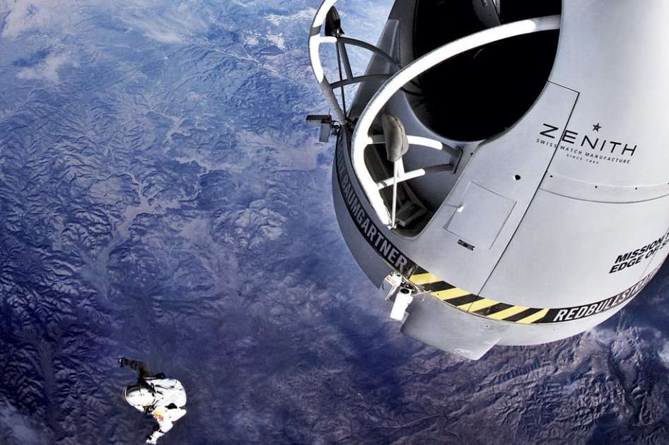 Felix Baumgartner en su caída de vuelta a la Tierra. / Cortesía BBC