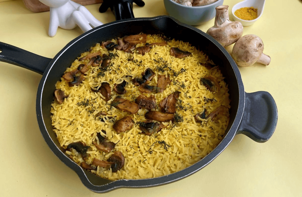Arroz con curry y champiñones