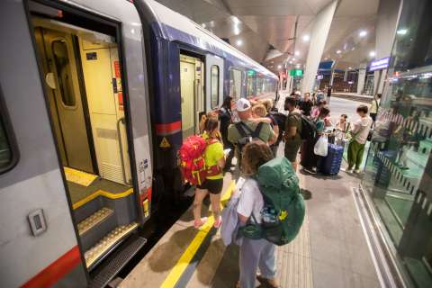 Un choque de trenes en República Checa dejó decenas de heridos, algunos con lesiones graves