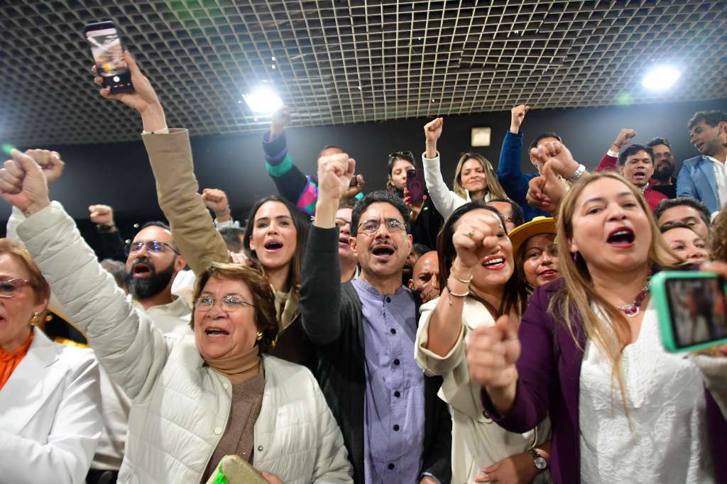 El Pacto Histórico inscribió sus listas al Congreso con Iván Cepeda como su carta presidencial para la consulta del Frente Amplio