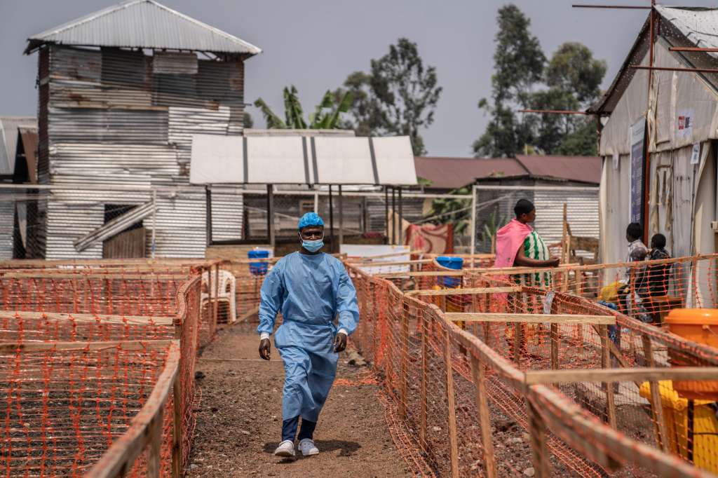 Munigi (Congo, The Democratic Republic Of The), 19/08/2024.- A medical staff works at the Munigi Health Centre in Munigi, Democratic Republic of the Congo, 19 August 2024. The World Health Organization (WHO) declared a global health emergency in response to the latest outbreak of mpox (monkeypox) in the Democratic Republic of Congo and other countries in Africa. Mpox, whose symptoms include fever, rash, lesions on all parts of the body, severe headaches, and fatigue, could lead to sepsis in severe cases, a life-threatening response to infection. Additionally, some children develop respiratory problems, have difficulty swallowing, and are at higher risk for secondary bacterial infections. EFE/EPA/MOISE KASEREKA