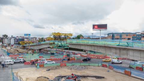 ¿El puente de la Calle 100 de Bogotá está quedando torcido? Esto dijo el IDU