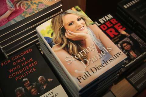 Stormy Daniels vuelve a la escena con revelador libro sobre Trump
