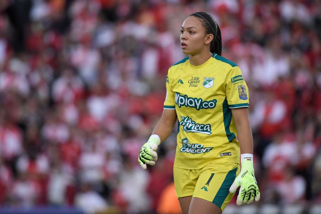 Arquera del Deportivo Cali en el partido de ida ante Santa Fe, por la final de la Liga Femenina BetPlay Dimayor 2025.