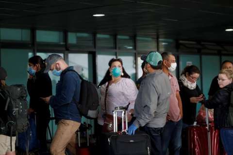 Más de 150 colombianos varados en Houston regresan a Colombia y se someterán a cuarentena