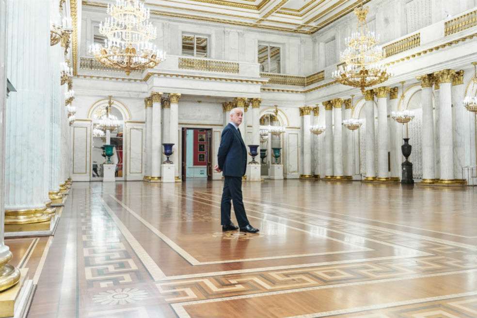 El documental presenta los interiores del Museo y el Palacio de Invierno, al Teatro, a las Logias de Rafael, a la Galería de Guerra de 1812, El Museo de Arte Moderno, entre muchos otros.Cortesía