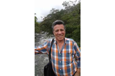 Jorge Eliécer Ordóñez: "La poesía sigue siendo un oficio de solitarios, de acontistas disparándole flechas a las nubes"