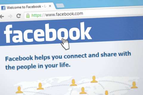 Facebook está considerando bloquear contenido antivacunas