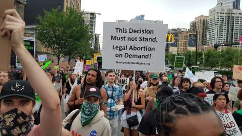 Mientras EE. UU. derogó “Roe vs. Wade”, Israel flexibiliza el acceso al aborto