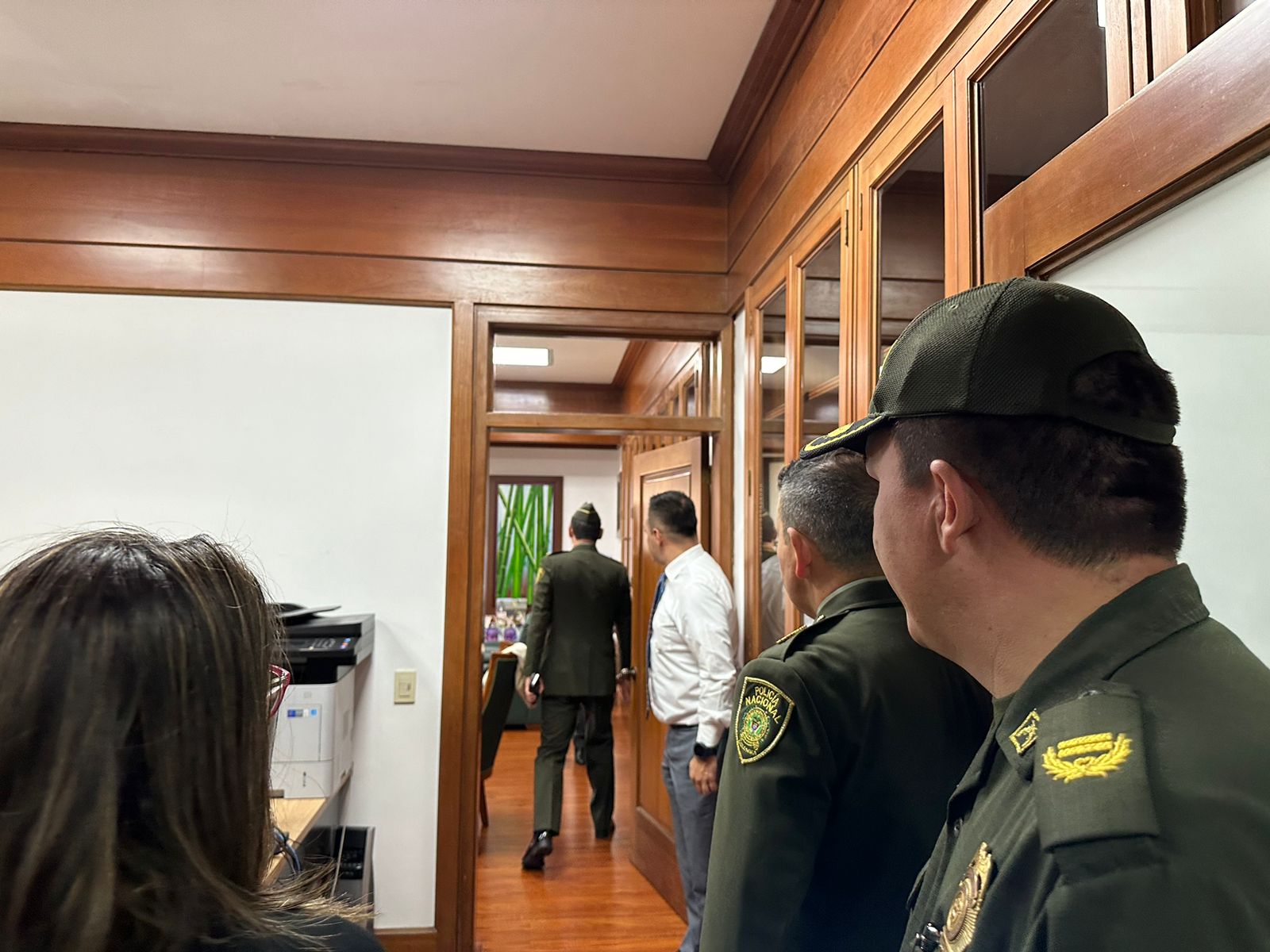 Director de la Policía llegó a la Corte Suprema ante bloqueos de manifestantes.