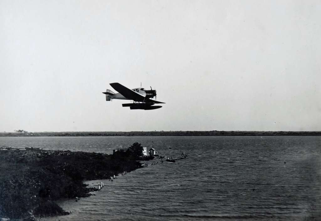 Hidroavión "Caldas" en vuelo. Tomada de la revista "Aviation", 29 de enero de 1923.