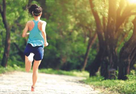 ¿Quieres comenzar en el mundo runner? Ropa y accesorios que debes tener en cuenta