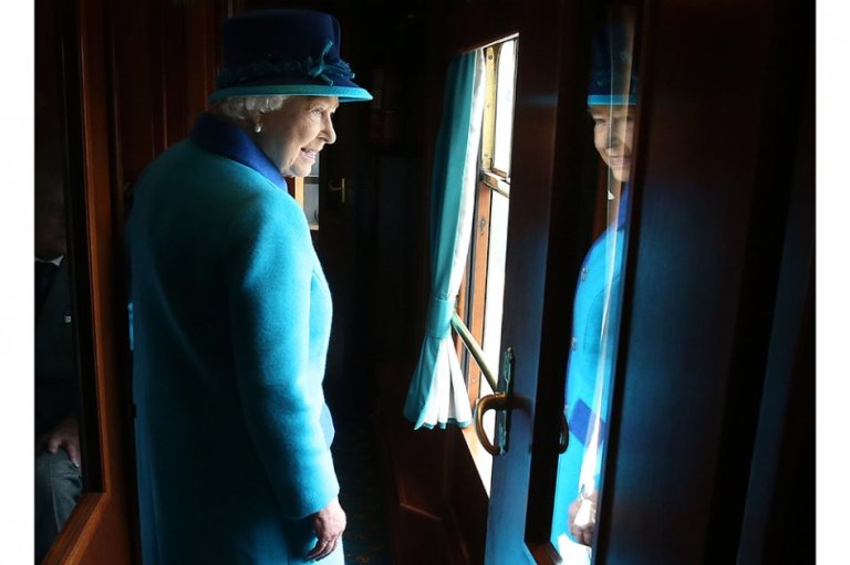 Isabel II, la reina sin época