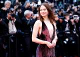 Emma Stone causa sensación en la alfombra roja del Festival de Cannes