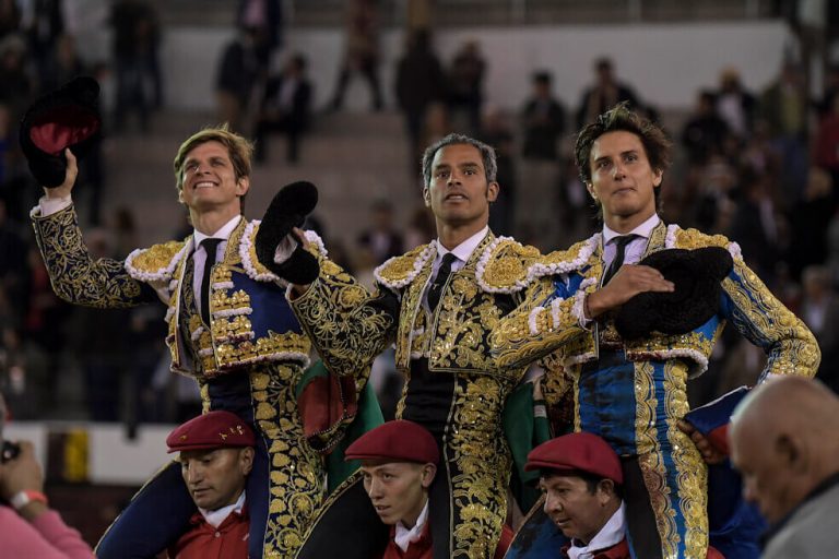 ‘El Juli’, Luis Bolívar y Andrés Roca Rey triunfaron en La Santamaría
