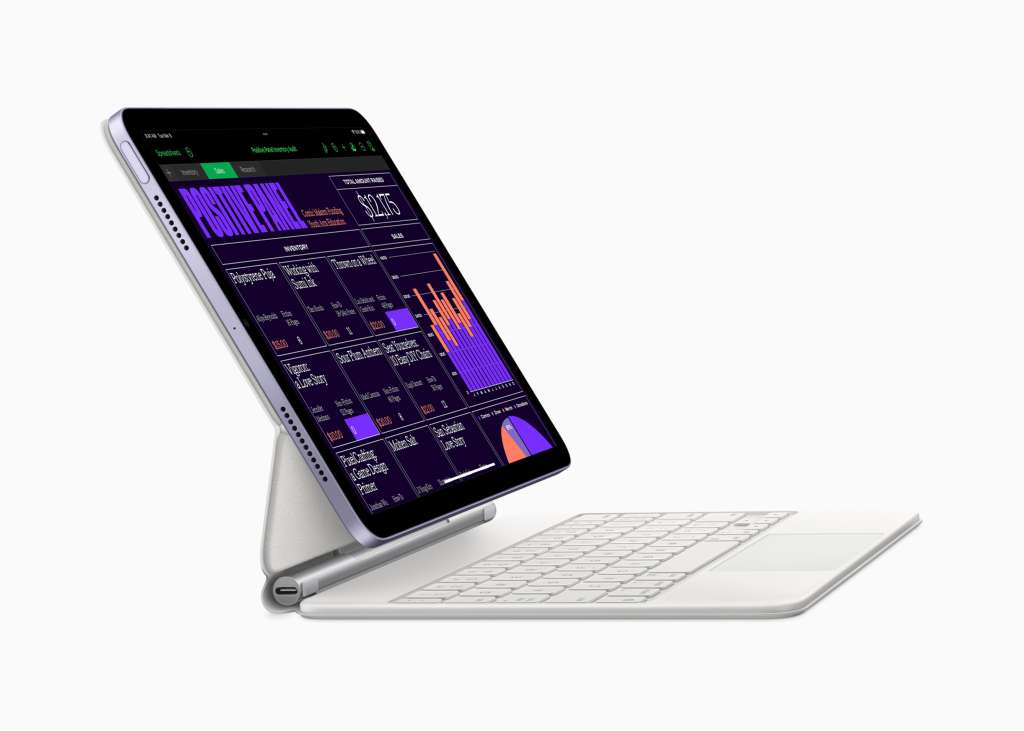 Cupertino (Usa), 08/03/2022.- A handout photo made available by Apple shows the Magic Keyboard and the new iPad Air that comes in a stunning array of colors, and features, the Apple-designed M1 chip, a new Ultra Wide front camera, blazing-fast 5G, and more, during the Apple Keynote event at Apple headquarters in Cupertino, California, USA, 08 March 2022. (Estados Unidos) EFE/EPA/APPLE HANDOUT EDITORIAL USE ONLY / NO SALES HANDOUT EDITORIAL USE ONLY/NO SALES