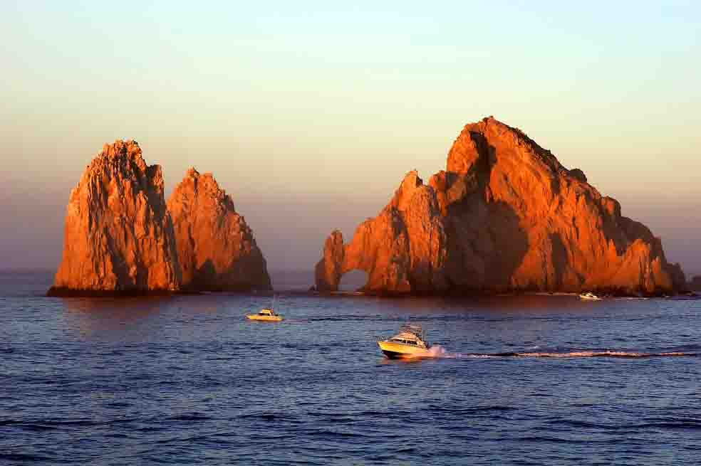 El arco, donde los dos mares se unen, es el símbolo de Los Cabos, ubicados en el estado de Baja California. / 123 rf