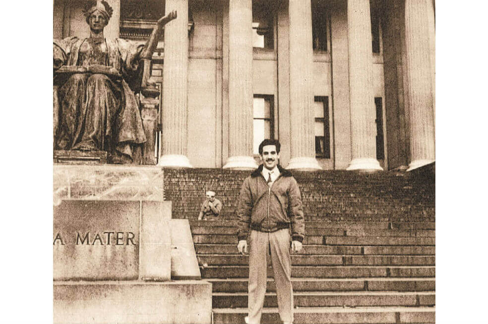 El libro de cuentos “Todos estábamos a la espera” se publicó en 1954. Álvaro Cepeda Samudio tenía 28 años. / Archivo Particular