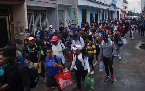 Nueva caravana migrante sale rumbo a Ciudad de México y descarta llegar a EE. UU.