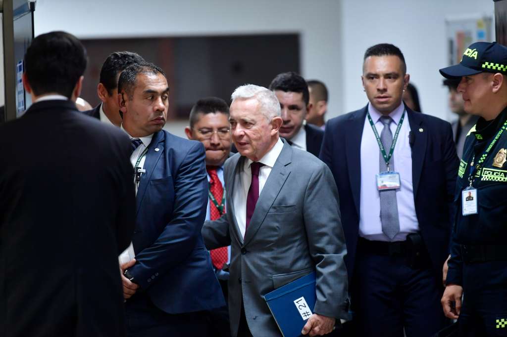 Expresidente de Colombia, a su salida del juicio oral que se adelanta en los Juzgados de Paloquemao