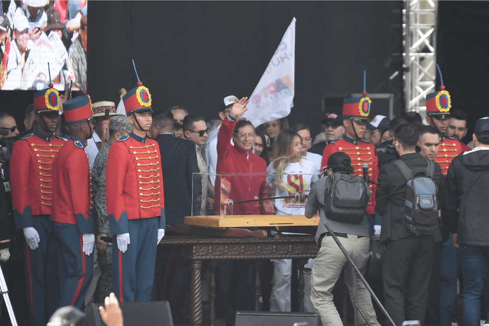 El presidente Gustavo Petro habla en la Plaza de Bolívar el Día del Trabajo.