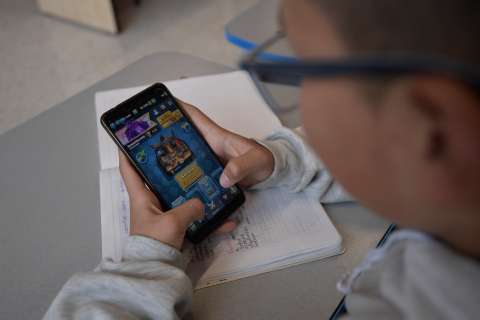 Adicción al celular en niños y adolescentes: las señales de alerta y cómo actuar a tiempo
