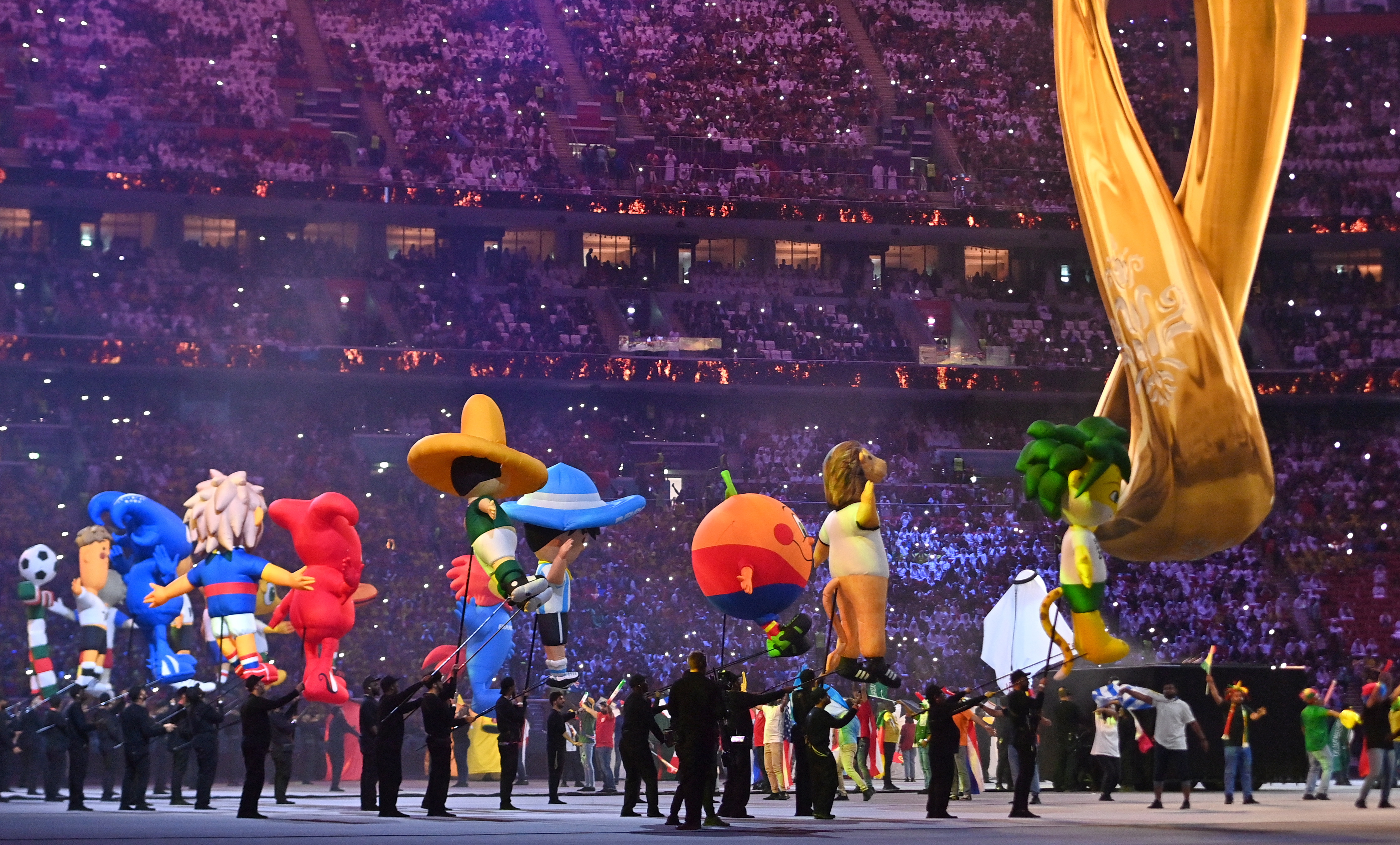 Al Khor (Qatar), 20/11/2022.- Actors perform during the Opening Ceremony prior to the FIFA World Cup 2022 group A Opening Match between Qatar and Ecuador at Al Bayt Stadium in Al Khor, Qatar, 20 November 2022. (Mundial de Fútbol, Catar) EFE/EPA/Noushad Thekkayil