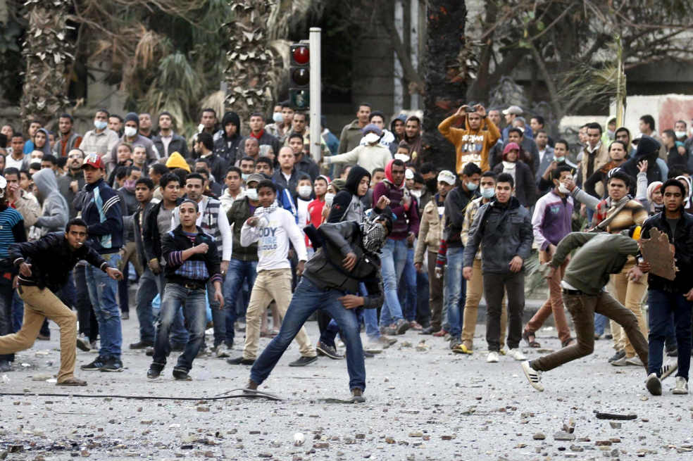 Esta semana, miles de manifestantes se volvieron a enfrentar en la plaza Tahrir de El Cairo. / EFE