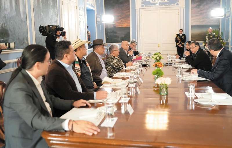 El presidente Petro se reunió el pasado 5 de octubre con miembros de las antiguas Farc y las curules de paz. / Presidencia