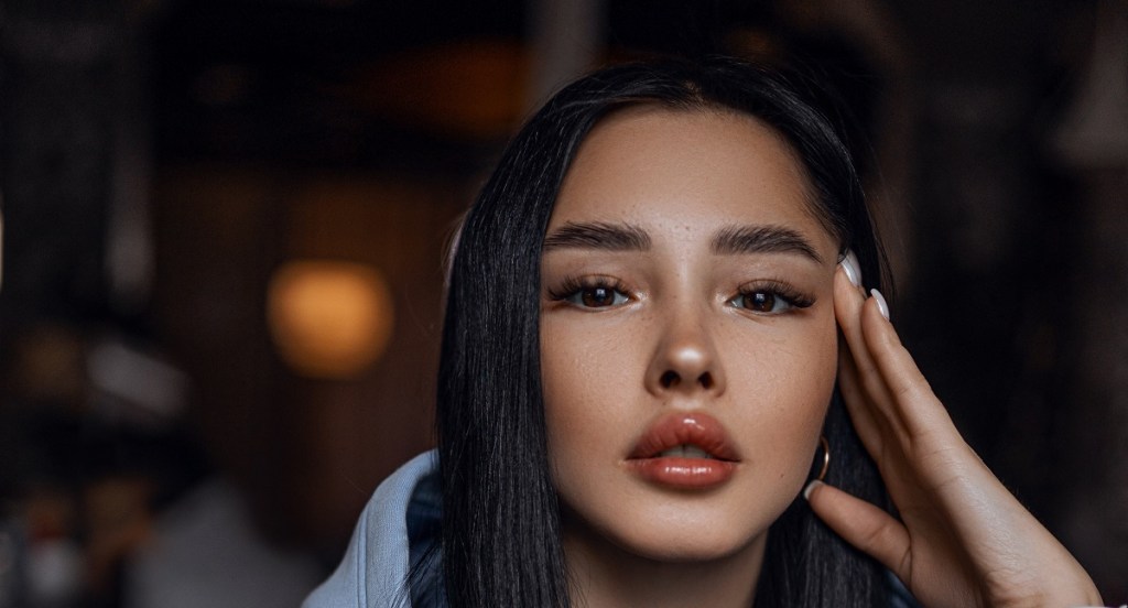 Esta tendencia de maquillaje es perfecta para quienes ya no quieren la glowy skin.