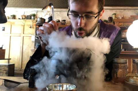 Pociones al estilo de Harry Potter, la nueva bebida de moda