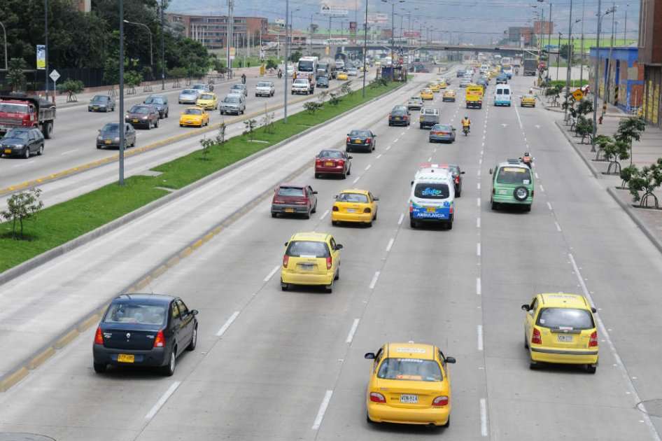 Un paro de taxistas podría sacar de las calles a 53.000 vehículos. / Archivo