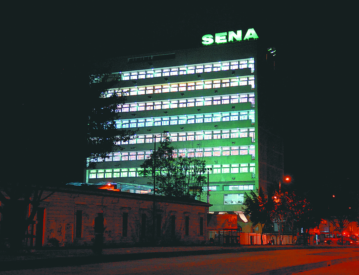 Fachada de una de las sedes del Servicio Nacional de Aprendizaje - SENA.