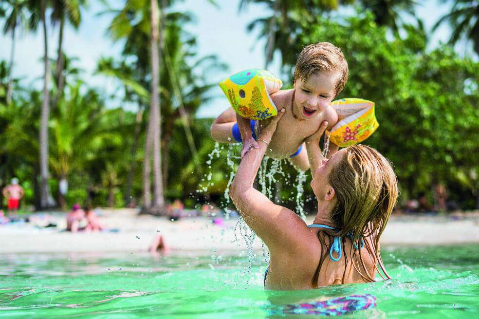 Los destinos de playa suelen ser los más apetecidos por las familias al momento de planear unas vacaciones. / /Getty Images