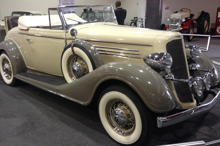 Un Buick es el auto más viejo del Salón del Automóvil