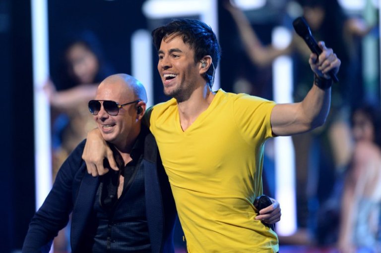 Enrique Iglesias reconocido como artista del año en los Latin American Music Awards